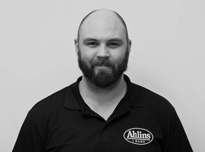 Axel Svahn tar klivet in som produktionstekniker